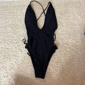 SHEIN Black One Piece Swimsuit with Plunging V-neck and Criss-Cross Straps